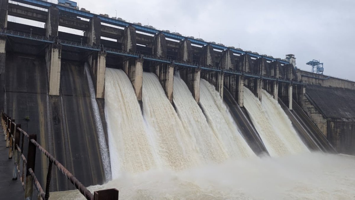 Bango Dam gates open