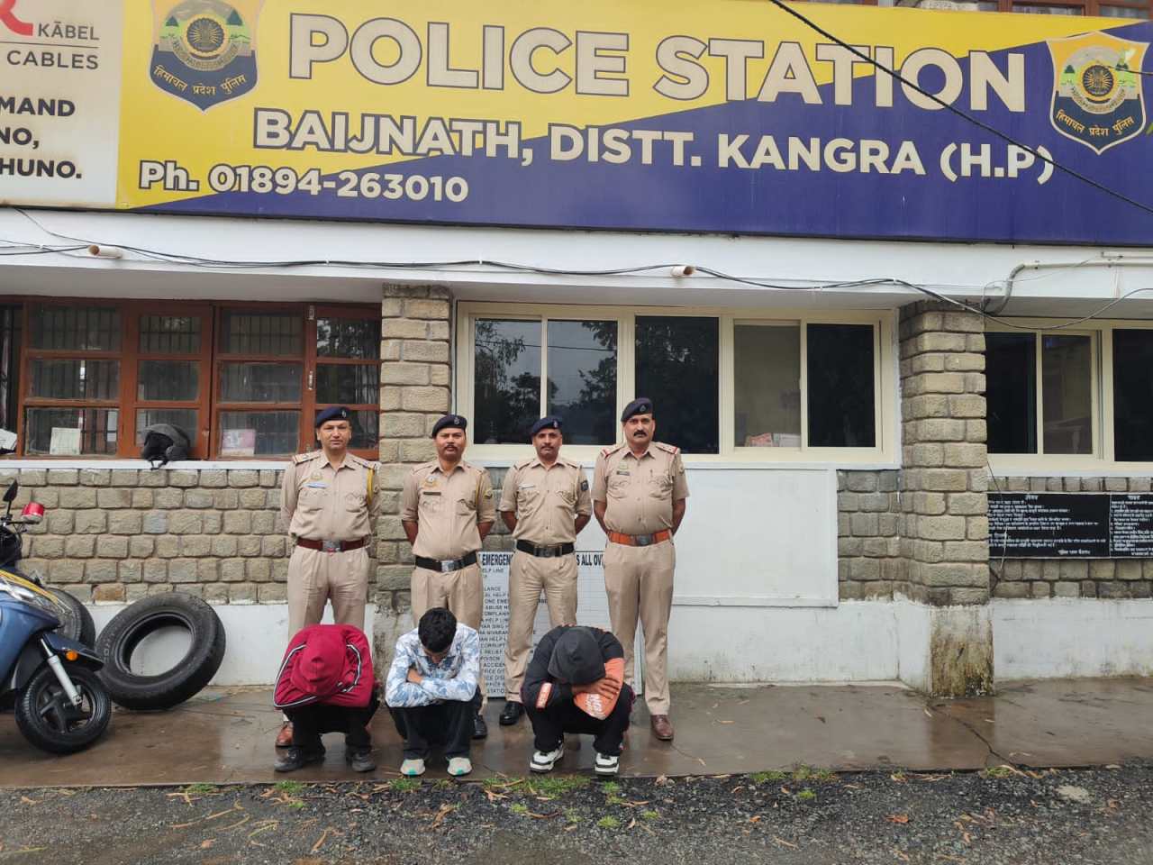 बैजनाथ में गाड़ी से 318.10 ग्राम चरस बरामद, तीन आरोपी गिरफ्तार