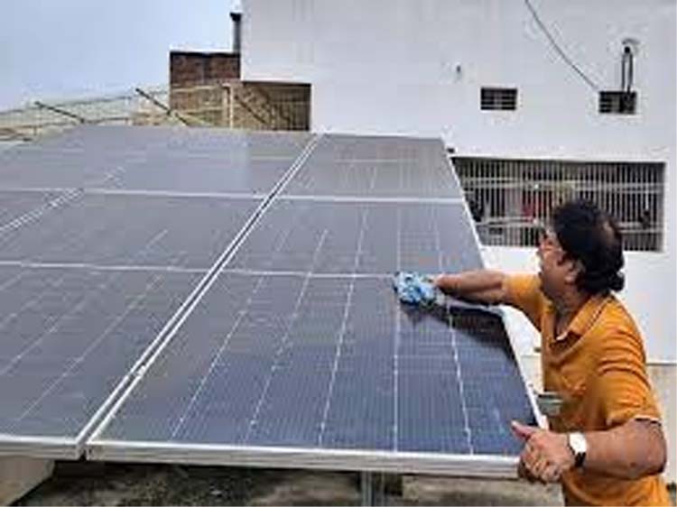 सूर्यघर योजना से अब घर ही बना बिजलीघर
