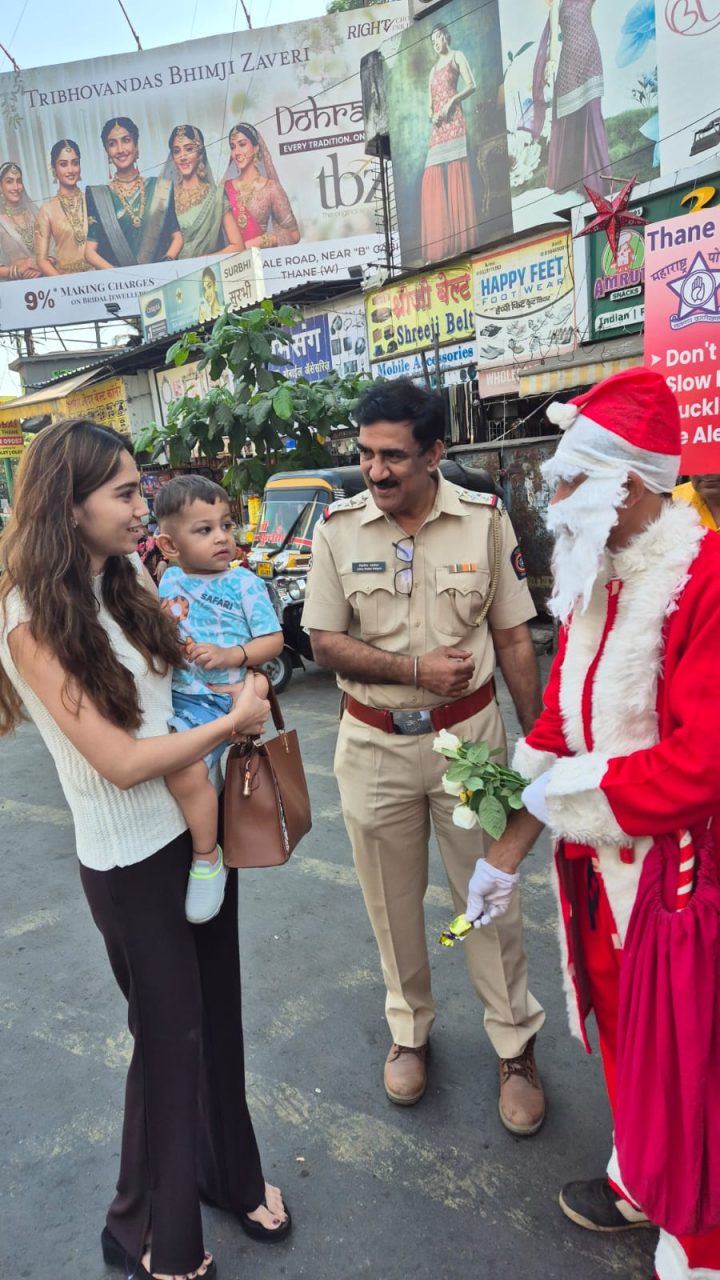 सांता क्लॉज की मुस्कान से ठाणे यातायात पुलिस ने दिया सुरक्षा का संदेश