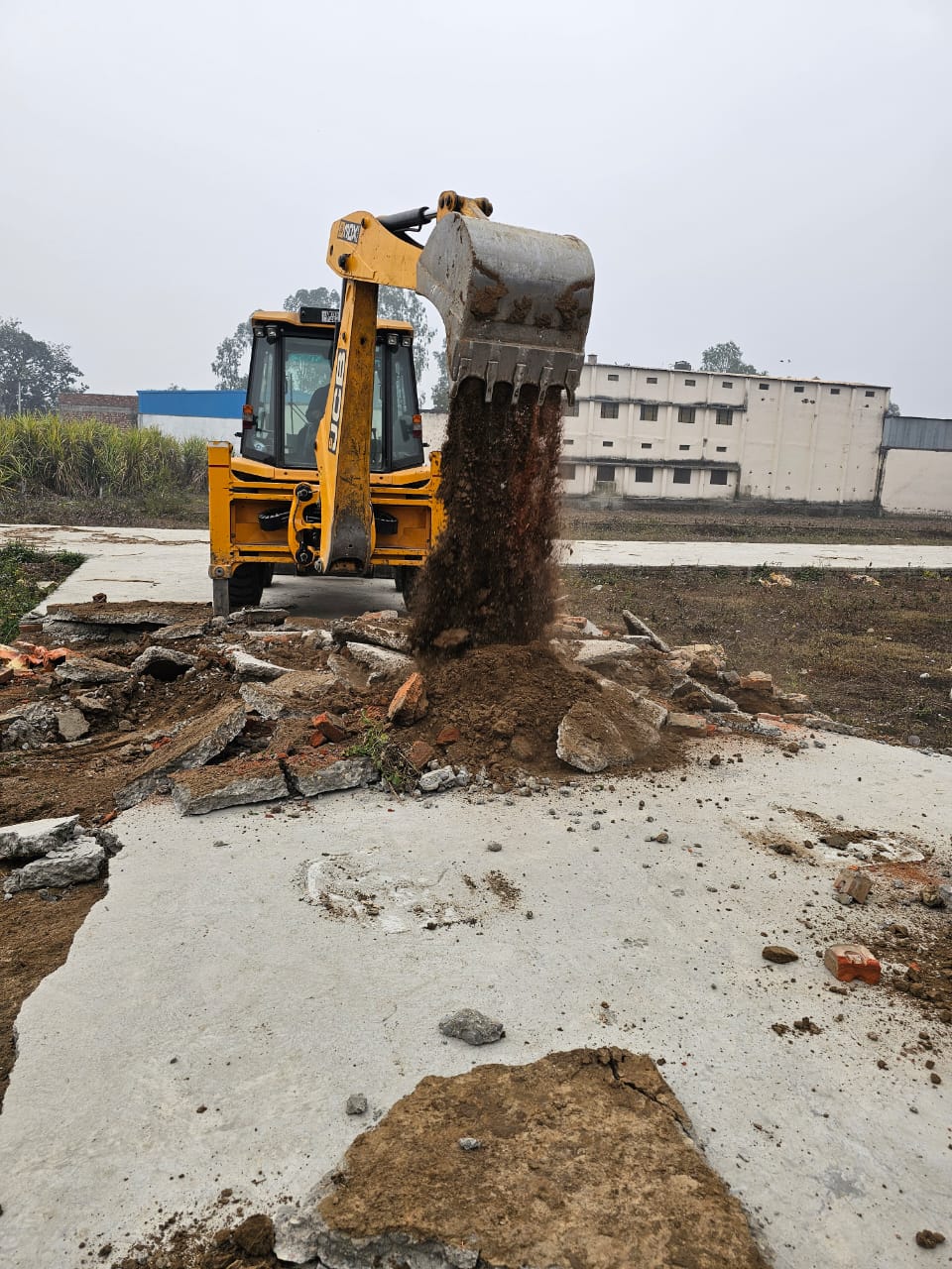 हरिद्वार में प्राधिकरण ने तीन अवैध कॉलोनियों पर चलाया बुलडोजर