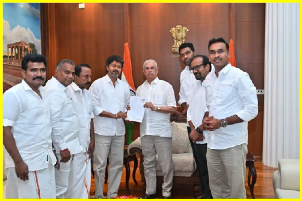 तमिलनाडु में सरकार गठन का दावा, विजय ने Governor से की मुलाकात