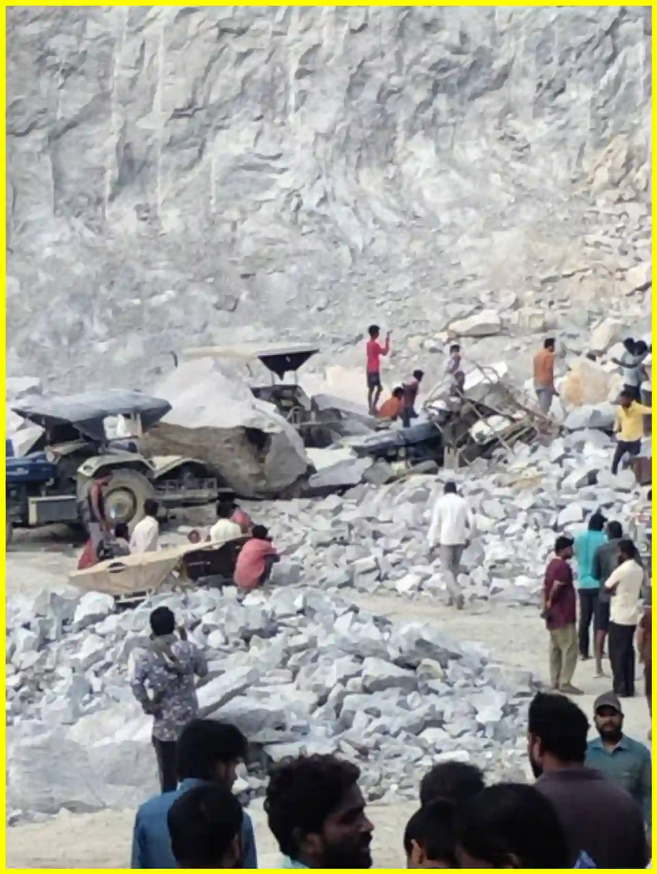 बेंगलुरु में खनन दुर्घटना: तीन गिरफ्तार, जिसमें क्रशर यूनिट का मालिक भी शामिल
