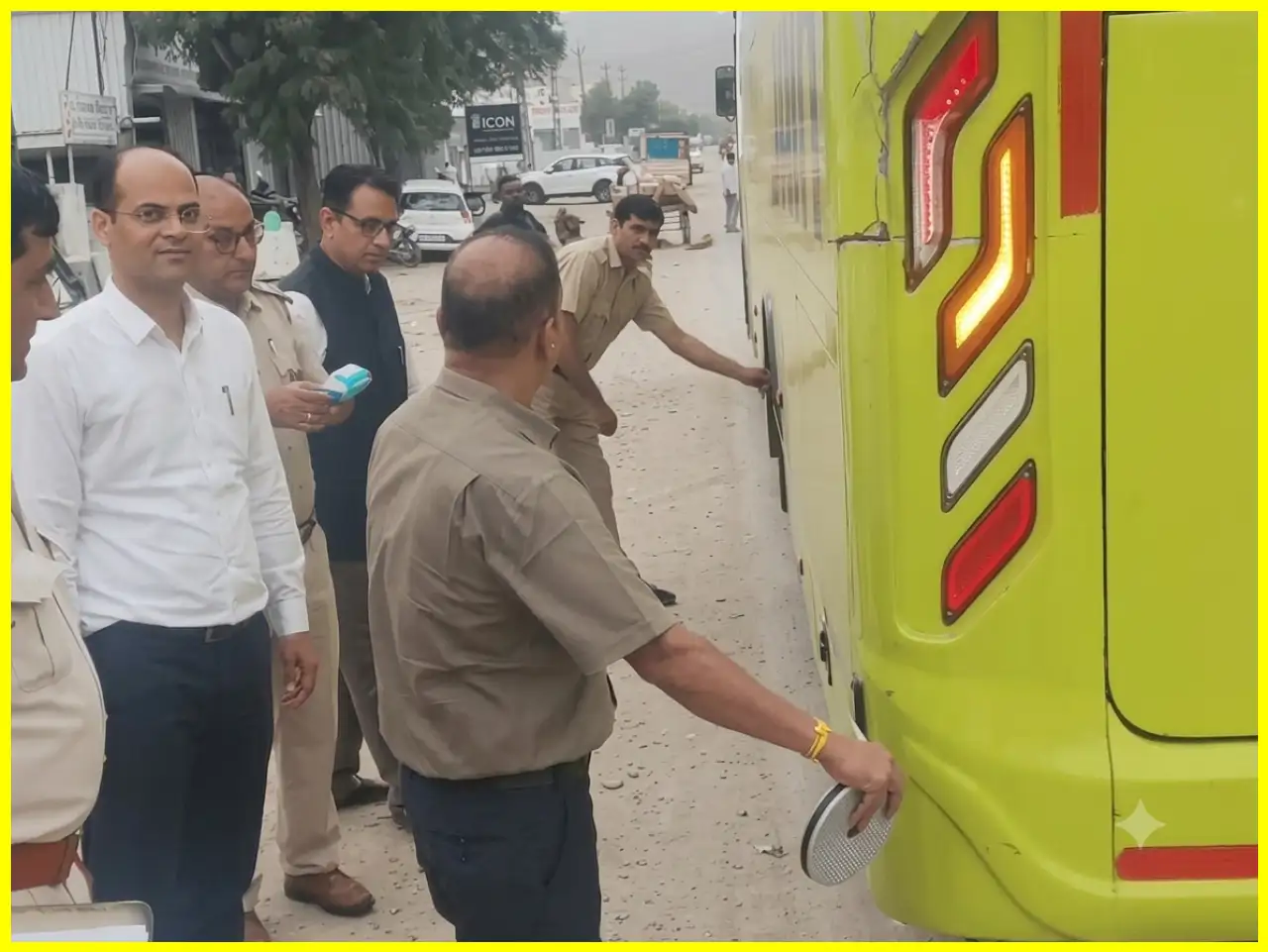 उदयपुर में तीन लग्जरी स्लीपर बसें जब्त, पांच पर 75,000 रुपये का जुर्माना उदयपुर में तीन लग्जरी स्लीपर बसें जब्त, पांच पर 75,000 रुपये का जुर्माना