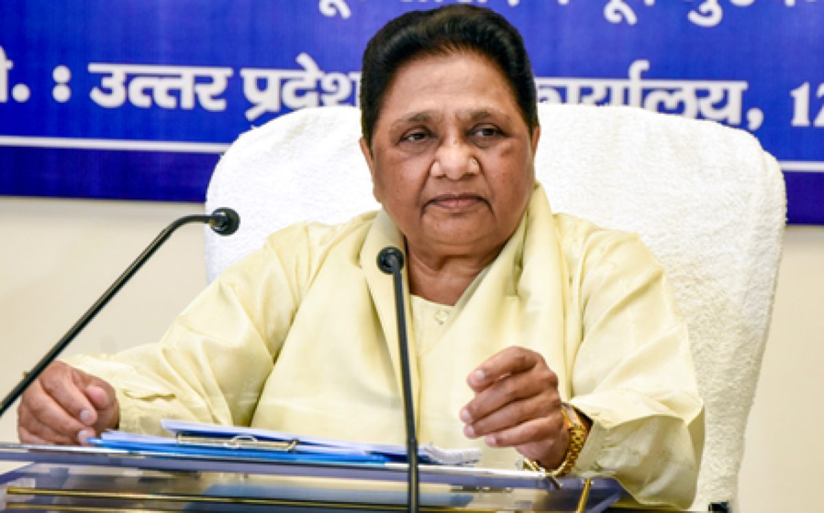 मायावती ने यूपी सरकार की नौकरी की घोषणा पर उठाए सवाल