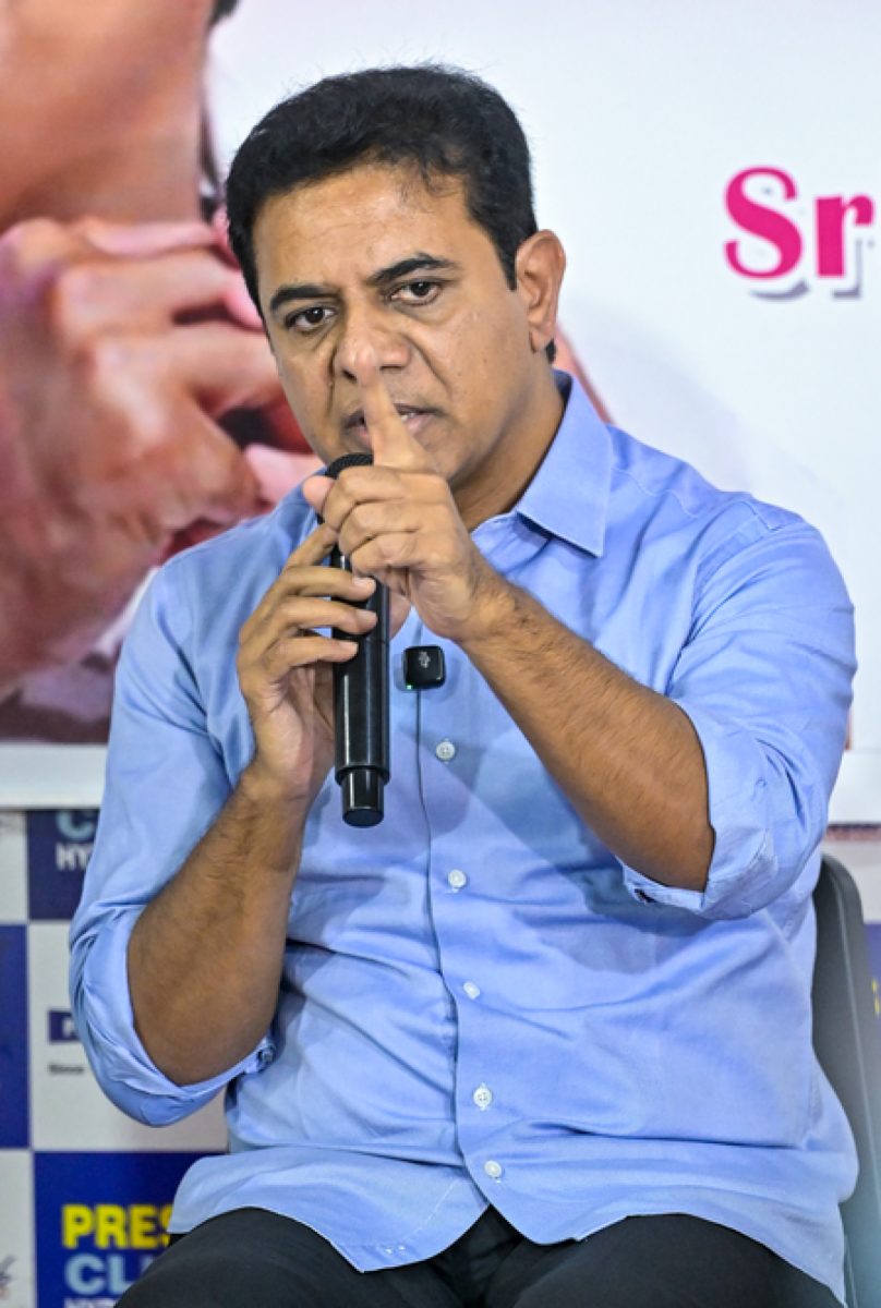 तेलंगाना सीएम पर KTR का तीखा हमला, BRS विधायकों पर आरोप