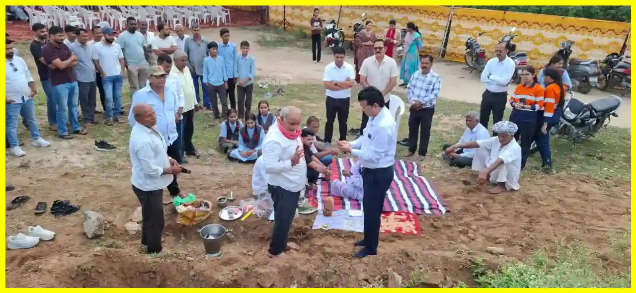 हिंदुस्तान जिंक ने स्कूल के खेल मैदान की बाउंड्री वॉल का भूमि पूजन किया