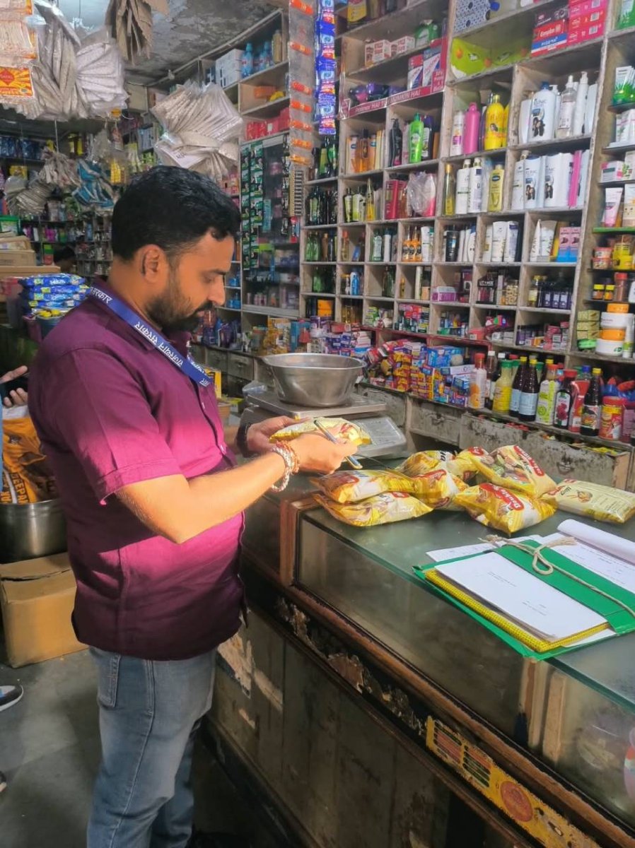 उदयपुर में निरीक्षण के दौरान दो प्रतिष्ठानों पर जुर्माना लगाया गया उदयपुर में निरीक्षण के दौरान दो प्रतिष्ठानों पर जुर्माना लगाया गया