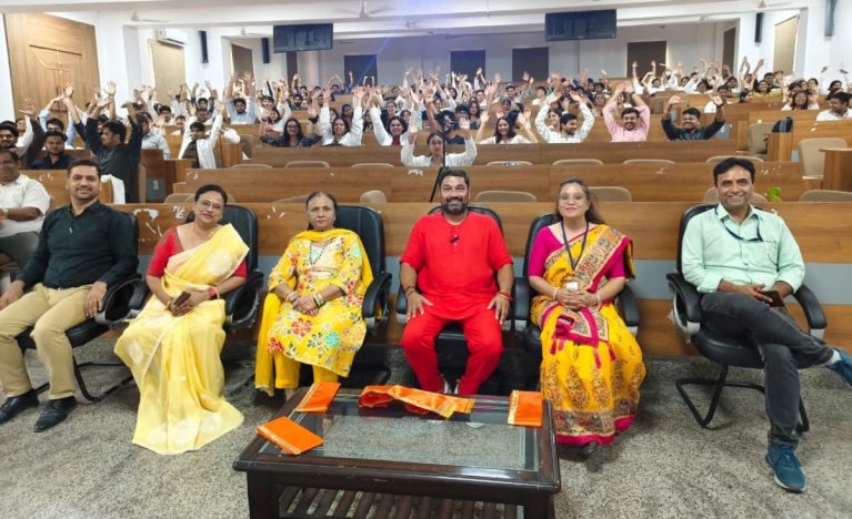उदयपुर में योग, ध्यान और प्राणायाम सत्र का आयोजन