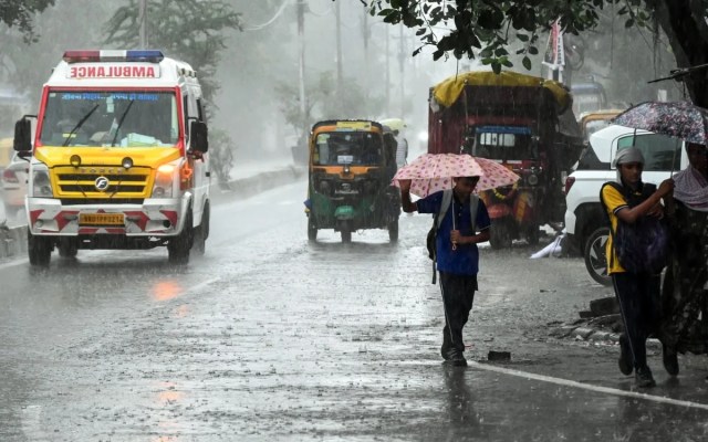 चक्रवात अर्नब का प्रभाव, वाराणसी में भारी बारिश की संभावना