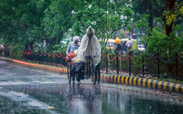 दिल्ली-एनसीआर में भारी बारिश, IMD ने जारी किया ऑरेंज अलर्ट