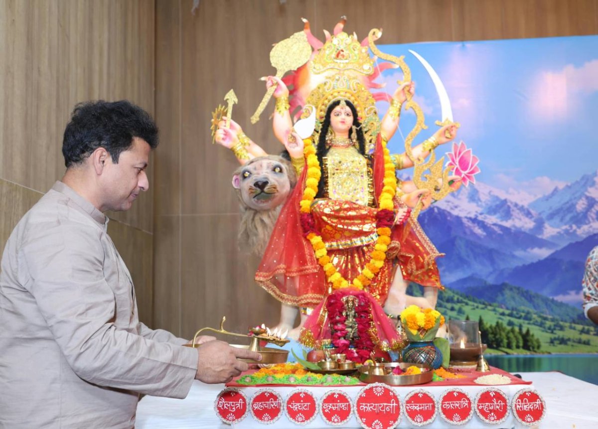 देवी भागवत कथा ने शक्ति, बुद्धिमत्ता और सेवा का किया प्रदर्शन देवी भागवत कथा ने शक्ति, बुद्धिमत्ता और सेवा का किया प्रदर्शन