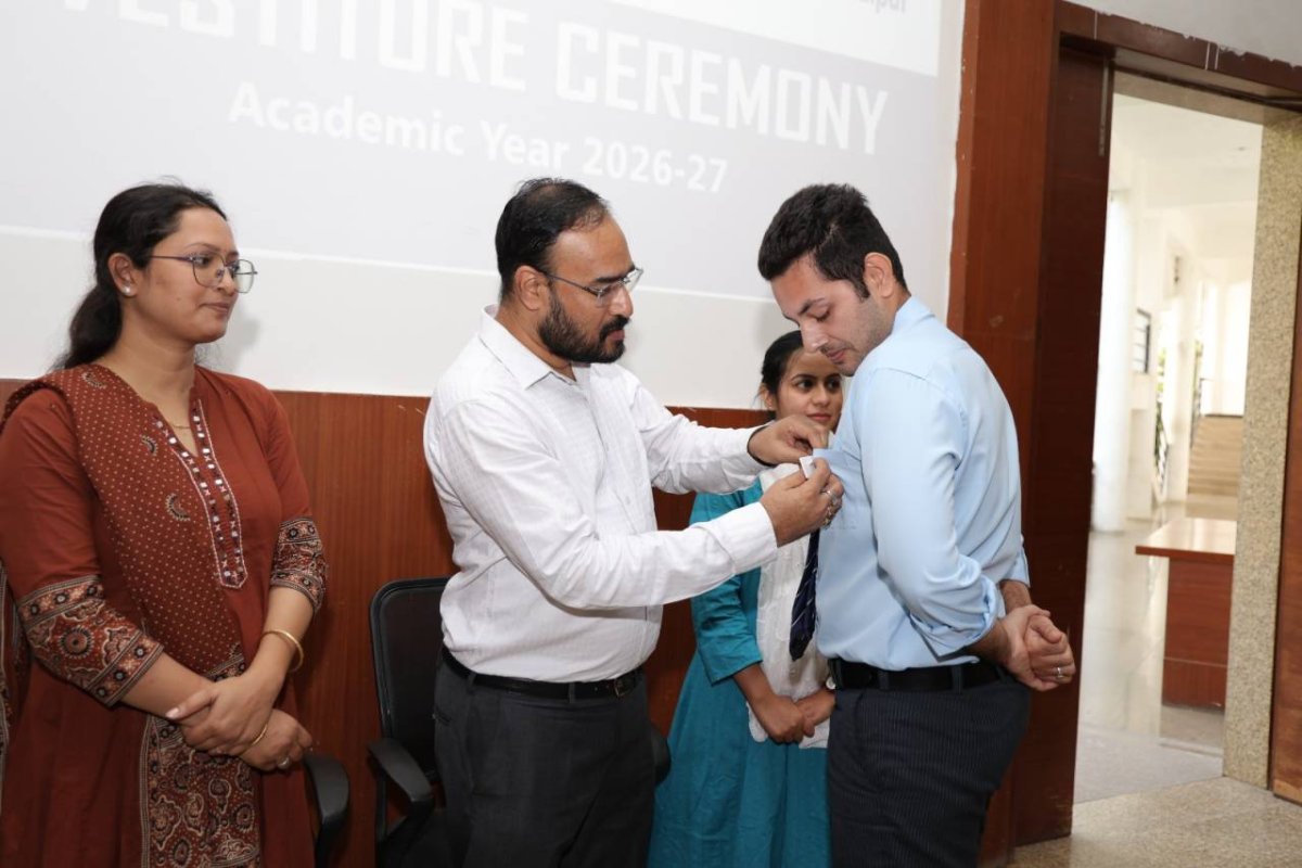 पैसिफिक यूनिवर्सिटी के MBA कॉलेज में शपथ ग्रहण समारोह आयोजित पैसिफिक यूनिवर्सिटी के MBA कॉलेज में शपथ ग्रहण समारोह आयोजित