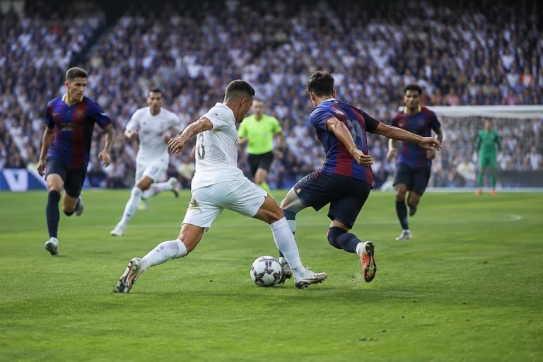 रियल मैड्रिड ने बार्सिलोना को 2-1 से हराया