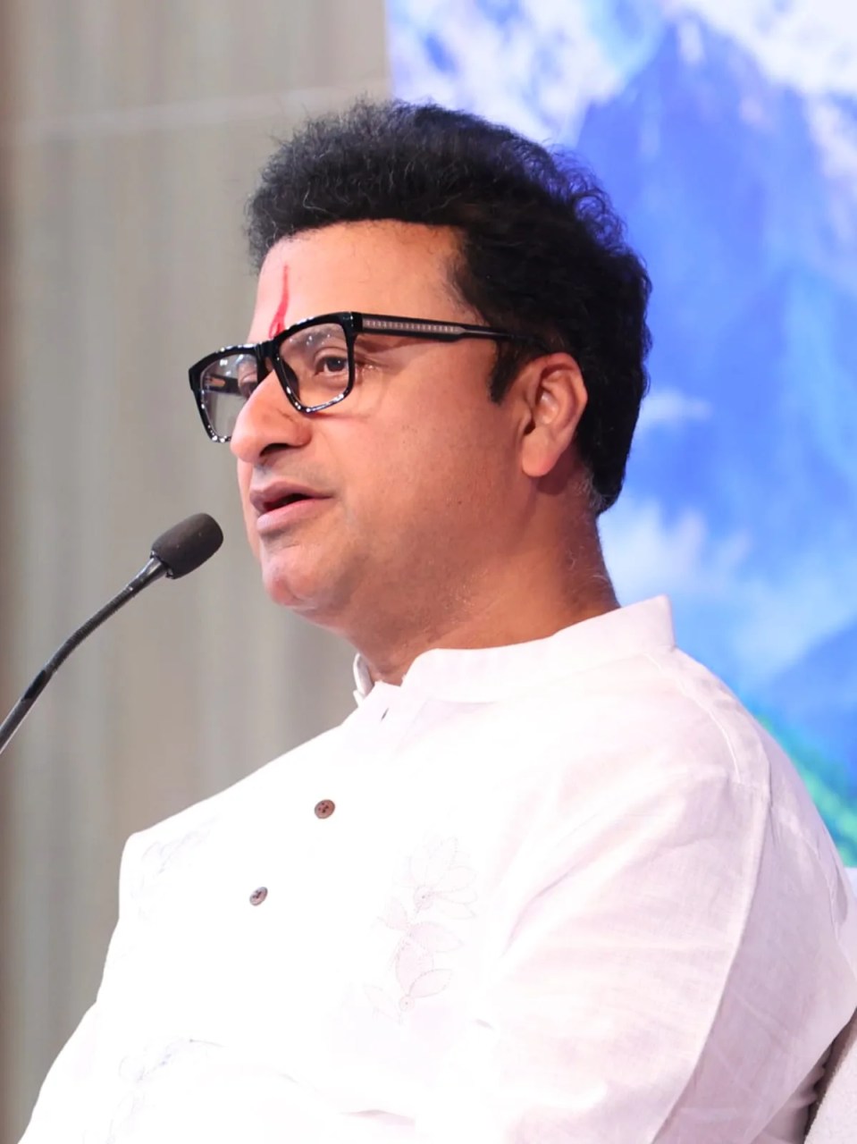 सच्ची निष्ठा और निस्वार्थ सेवा से महान बनता है व्यक्ति: प्रशांत अग्रवाल