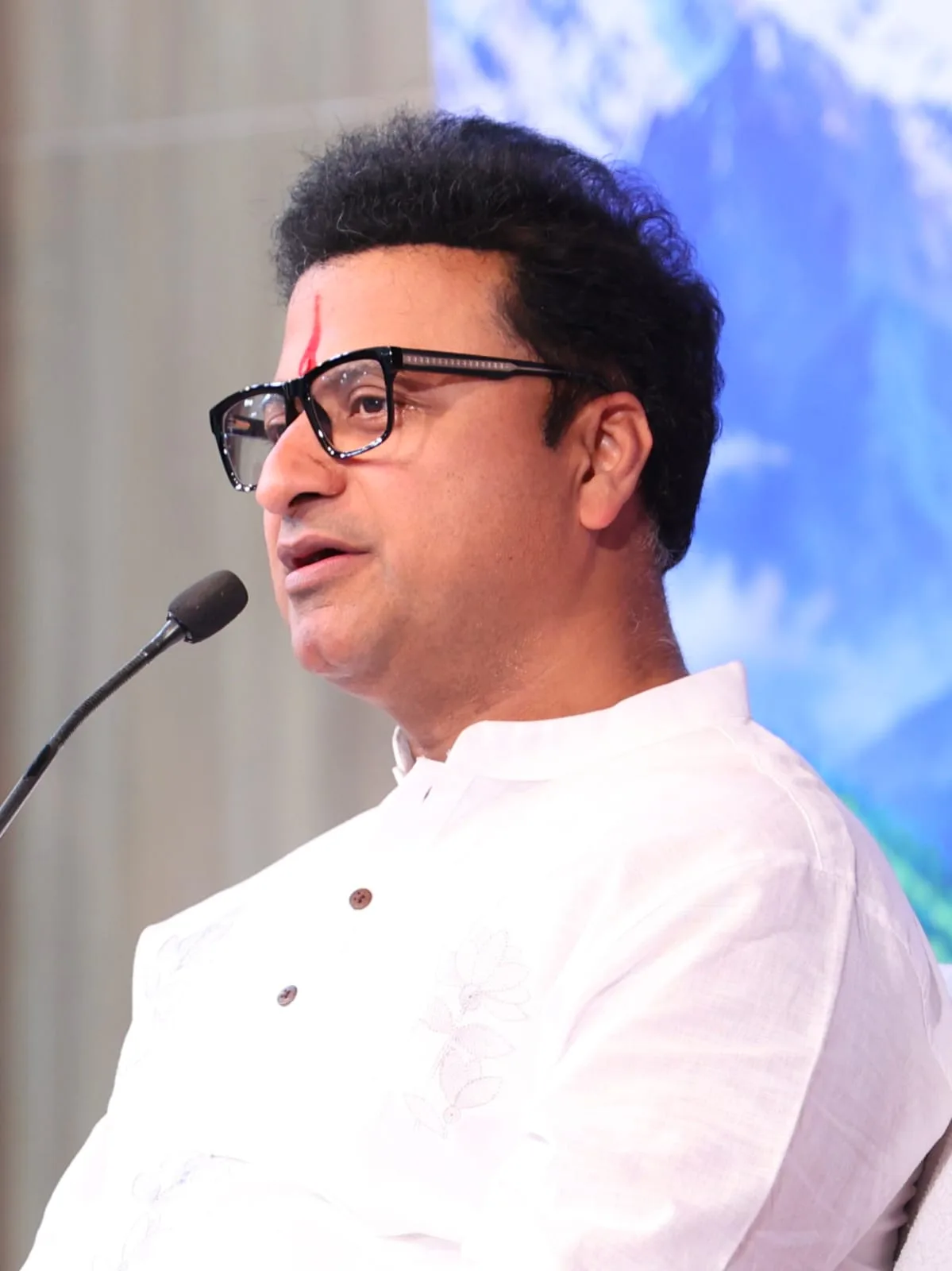 सच्ची निष्ठा और निस्वार्थ सेवा से महान बनता है व्यक्ति: प्रशांत अग्रवाल सच्ची निष्ठा और निस्वार्थ सेवा से महान बनता है व्यक्ति: प्रशांत अग्रवाल